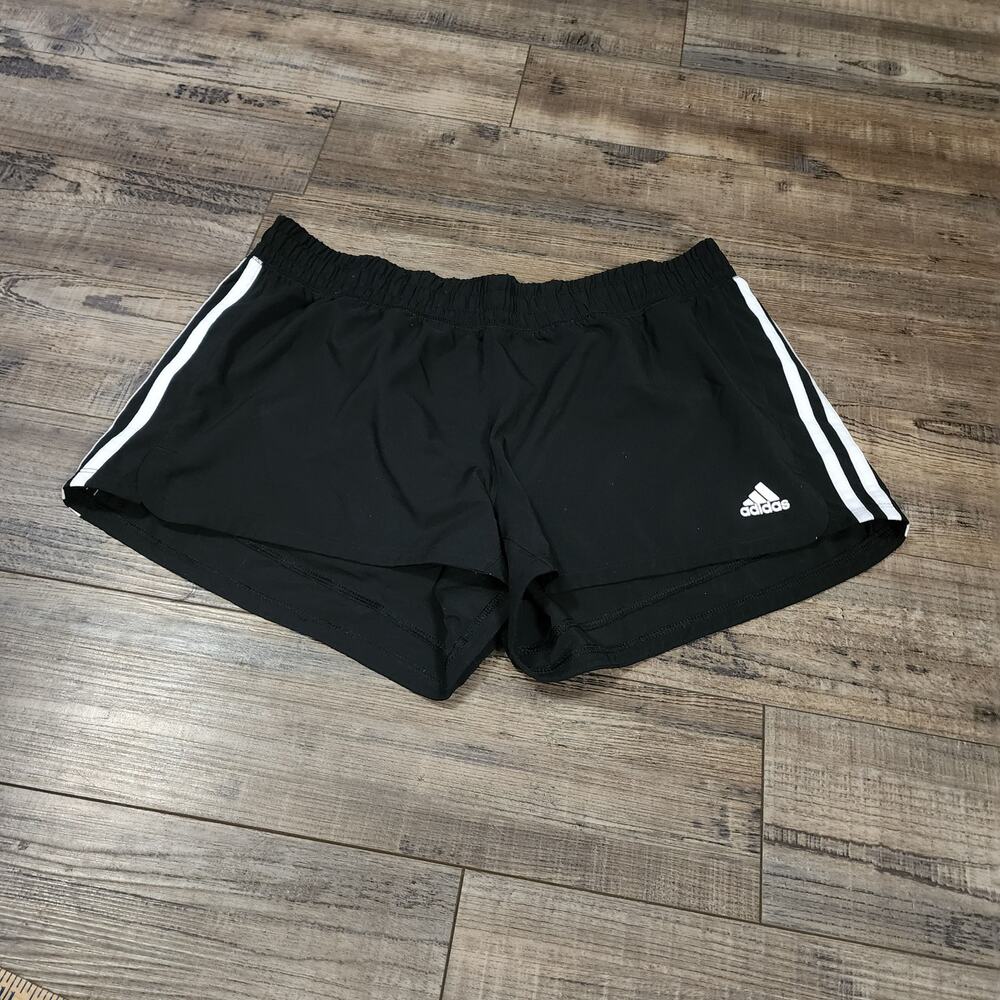 Adidas women shorts black aeroready size Large 2446